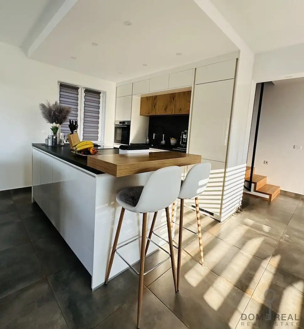 Дом 154м² в Словении, Копер. Стоимостью 960000€ аренда фото-1