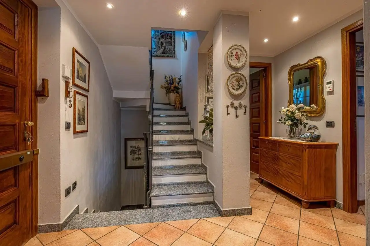 Коттедж 450м² в Италии, Комо. Стоимостью 870000€ аренда фото-13