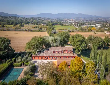 Купить отель, гостиницу в Италии 1250000€