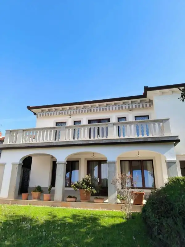 Вилла 380м² в Хорватии, Умаг. Стоимостью 1850000€ аренда фото-14