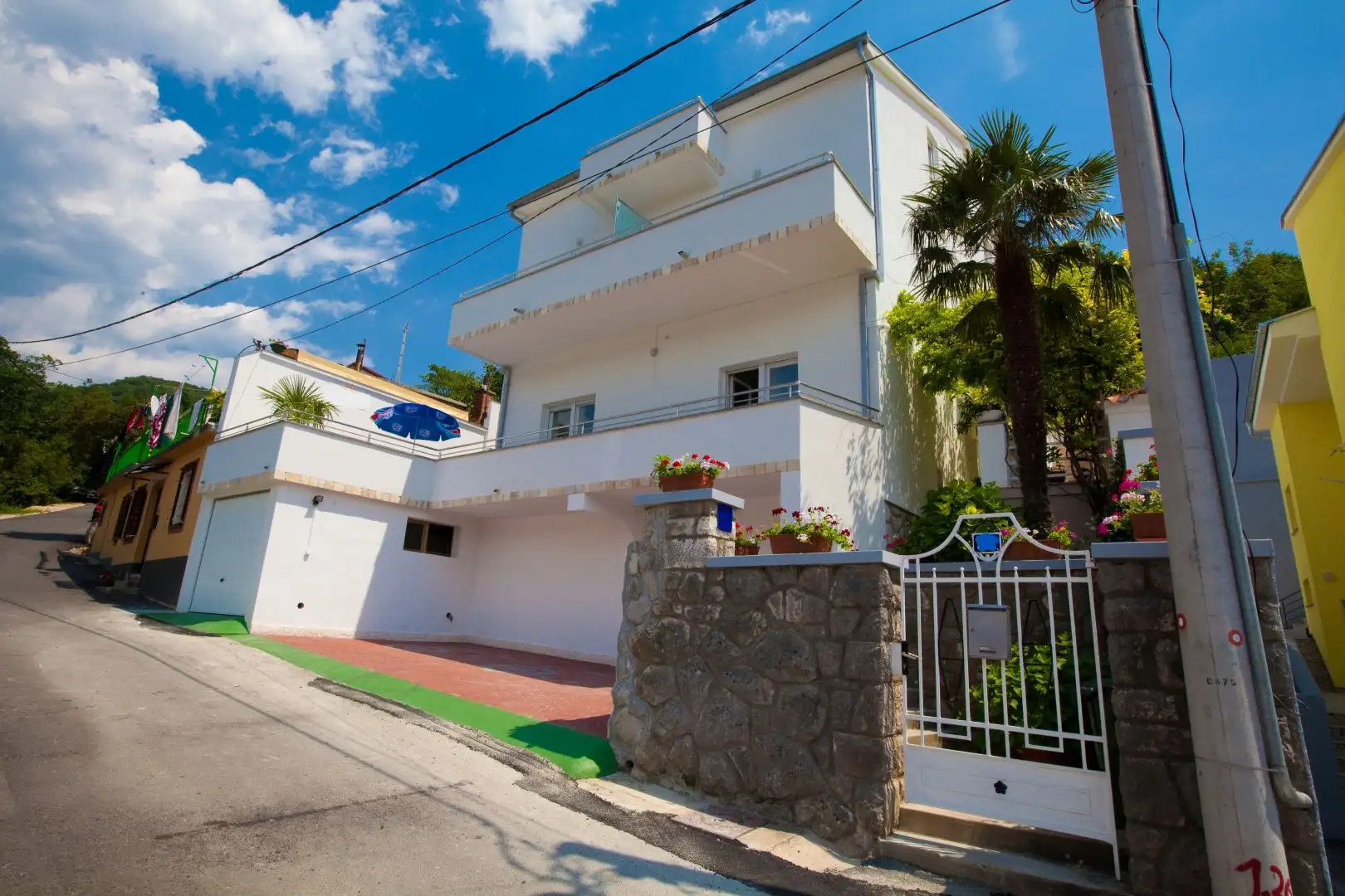 Отель, гостиница 428м² в Хорватии, Цриквеница. Стоимостью 600000€ аренда фото-1