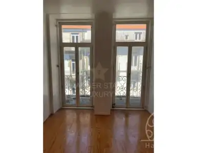 Купить здание в Португалии 2000000€