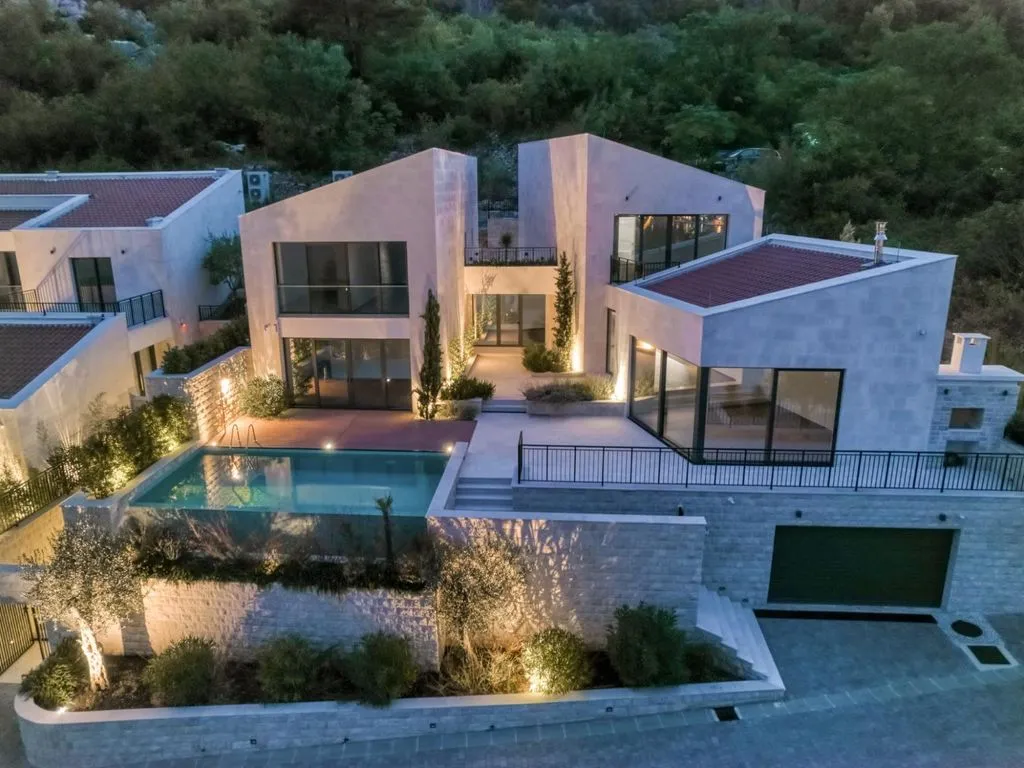 Дом 456м² в Черногории, Котор. Стоимостью 2000000€ аренда фото-1
