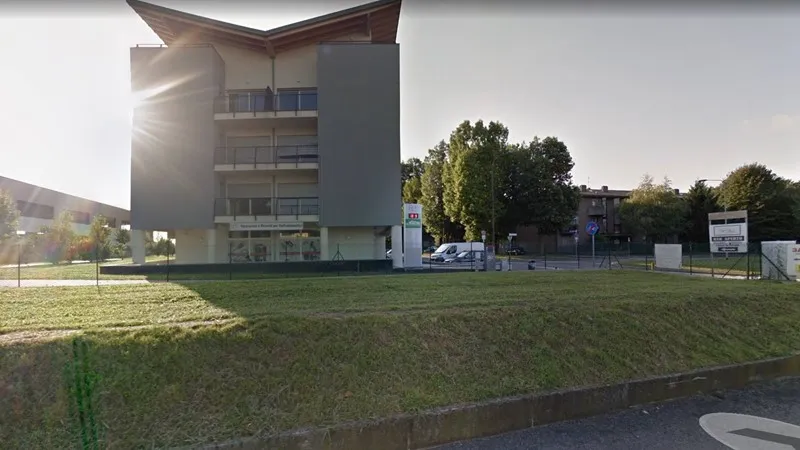 Магазин 380м² в Италии, Бергамо. Стоимостью 652959£ аренда фото-1