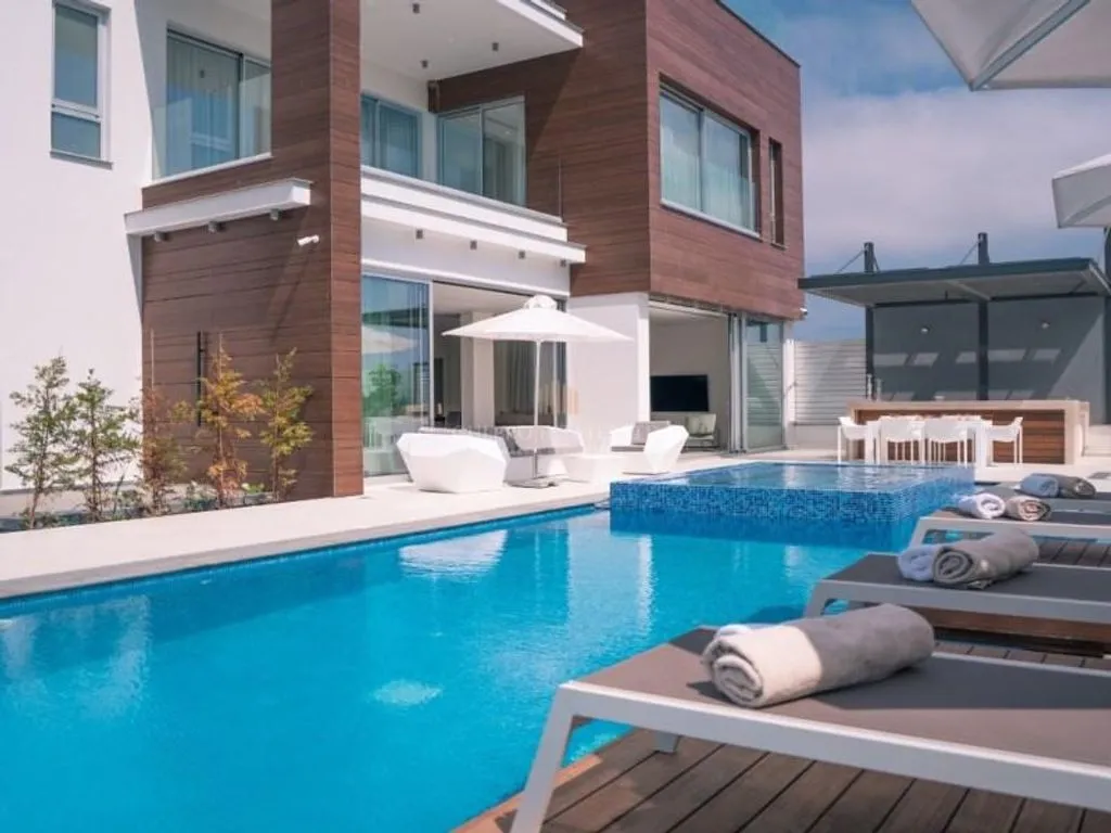 Дом 395м² в Кипре, Айя-Напа. Стоимостью 8300€ аренда фото-2
