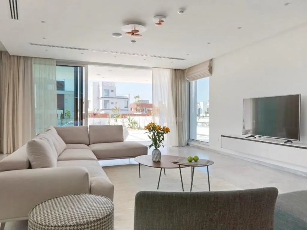 Дом 565м² в Кипре, Айя-Напа. Стоимостью 9900€ аренда фото-1