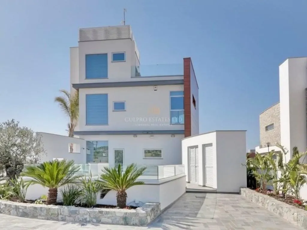 Дом 565м² в Кипре, Айя-Напа. Стоимостью 9900€ аренда фото-2