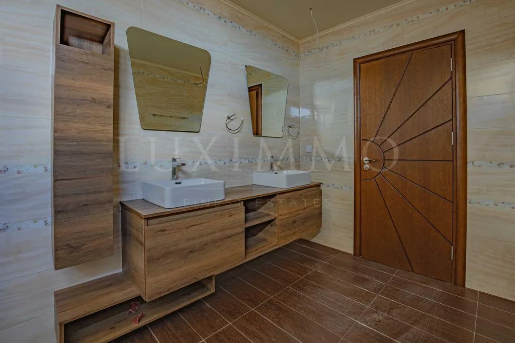 Таунхаус 545м² в Болгарии, София. Стоимостью 1254400€ аренда фото-17