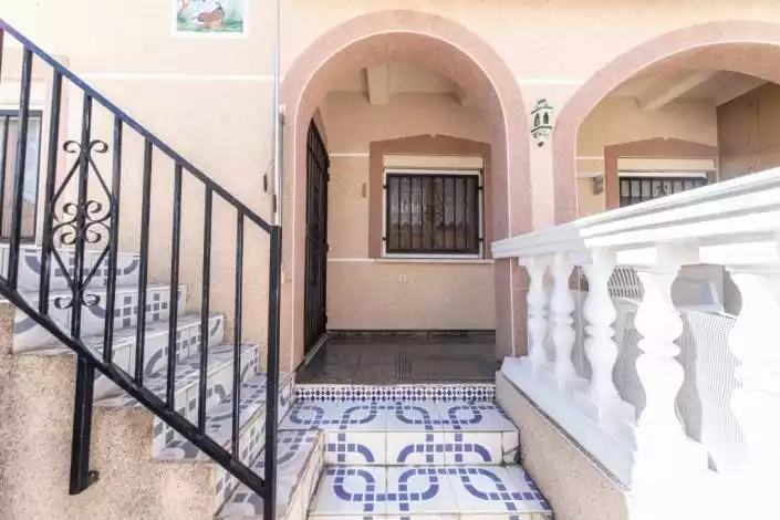 Таунхаус 43м² в Испании, Ла Марина. Стоимостью 74000€ аренда фото-2