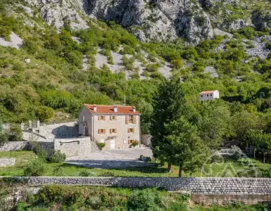 Купить виллу в Черногории 750000€