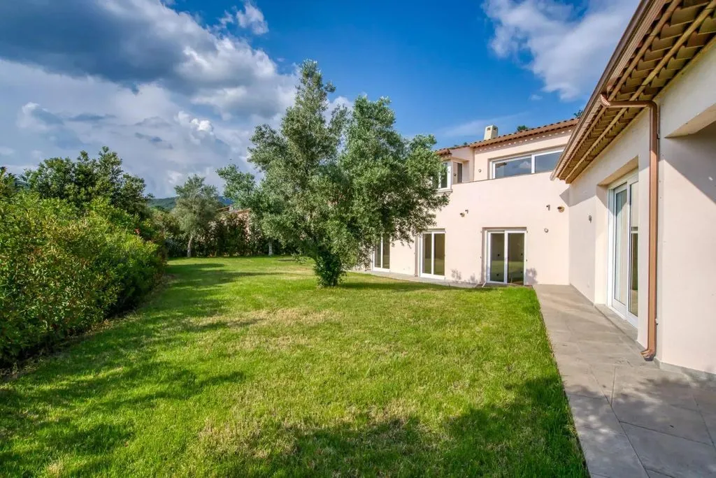 Вилла 486м² в Франции, Гримо. Стоимостью 2280000€ аренда фото-5