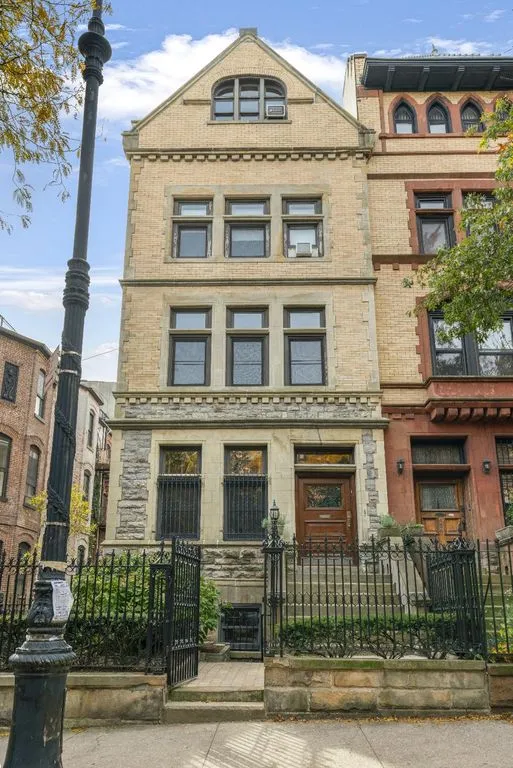 Таунхаус 392м² в США, Нью-Йорк. Стоимостью 8050€ аренда фото-2
