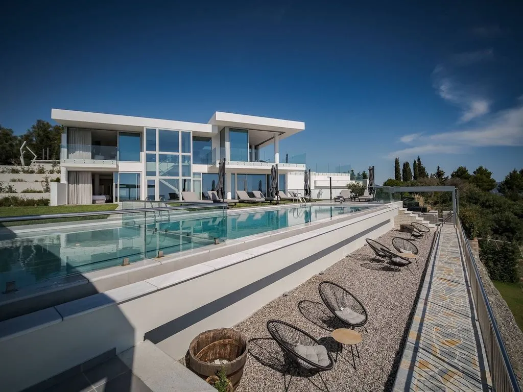 Вилла 430м² в Греции, остров Корфу. Стоимостью 26000€ аренда фото-3